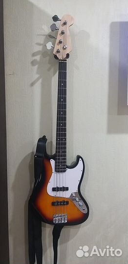 Бас гитара 4 струны fabio