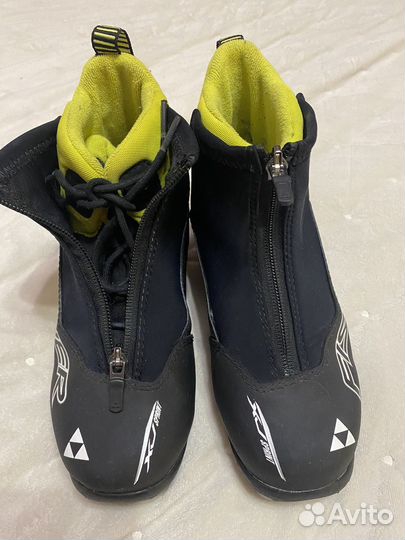 Лыжные ботинки Fischer р. 35 для беговых лыж