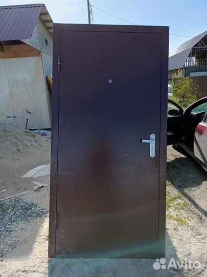 Дверь входная металлическая