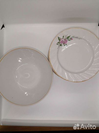 Новый набор тарелок 12 шт с салатником и блюдом