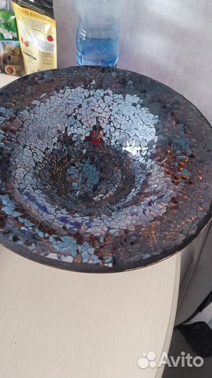 Ваза для фруктов на ножке