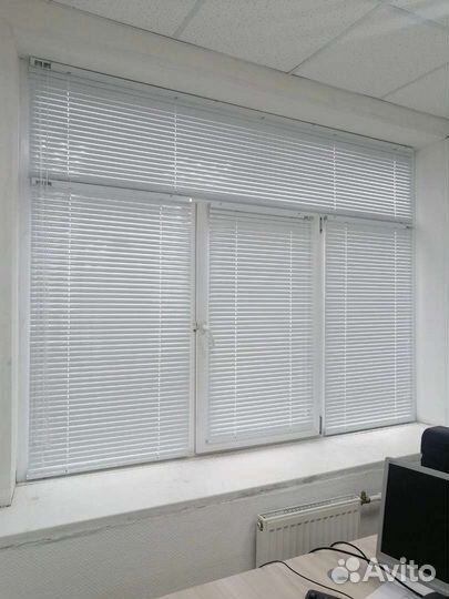 Жалюзи горизонтальные белые