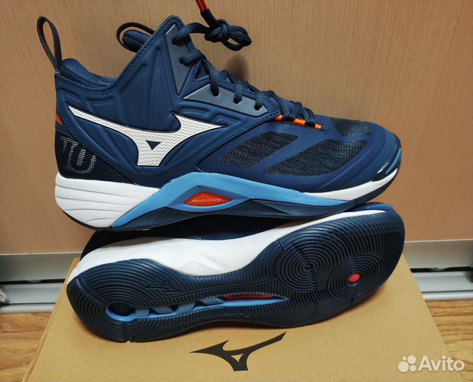 Mizuno wave momentum 2Mid,размер US10.5(285мм)