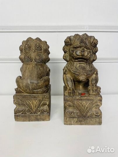 Парные скульптуры львов