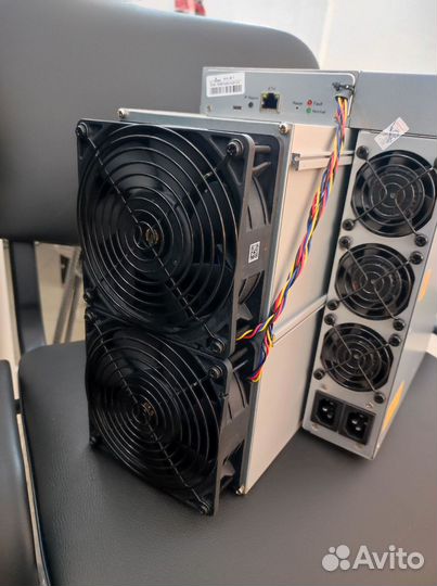 Asic майнер Bitmain Antminer S19