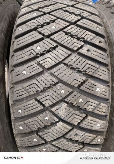 Goodyear Ultragrip Ice Arctic 215/60 R16 99T