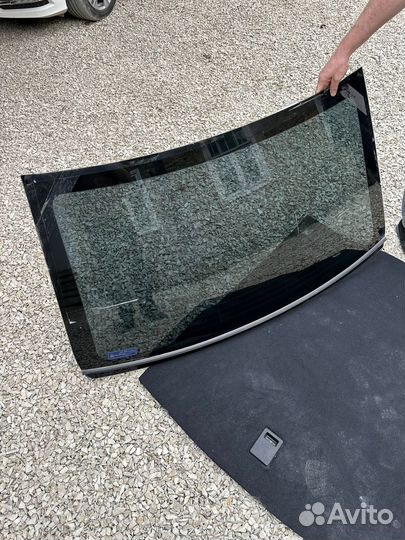 Стекло заднее Mercedes W212