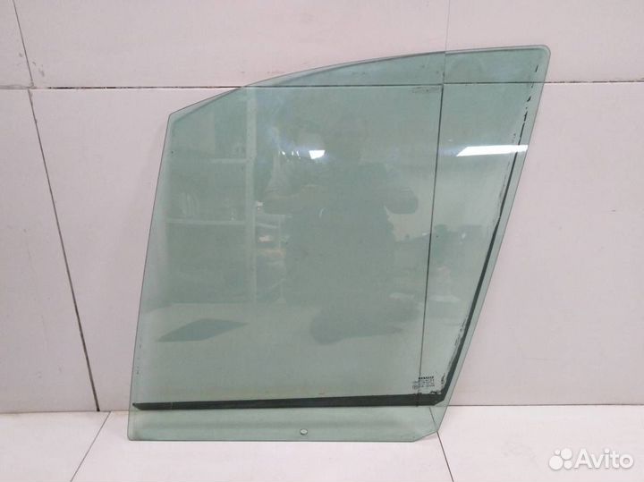 Стекло двери передней левой Renault Scenic 1 1999