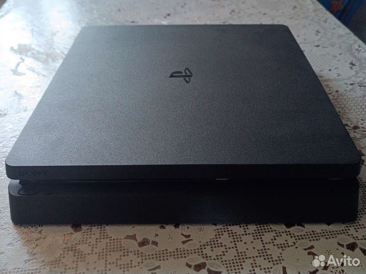 Sony PlayStation 4 Slim 1TB