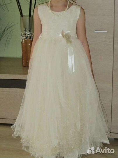 Продам платье для девочки 7-8 лет