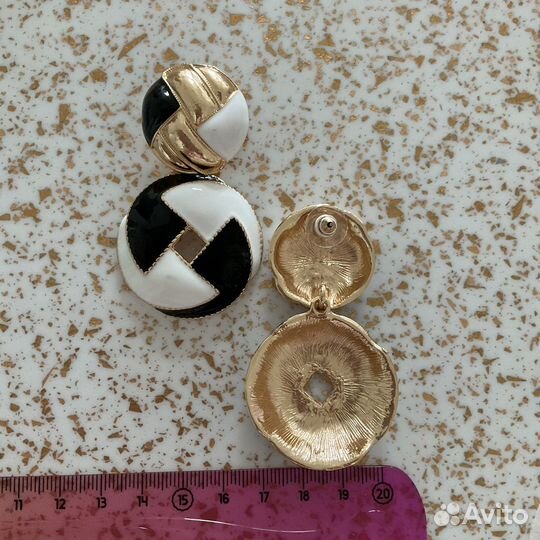 Серьги в стиле Chanel