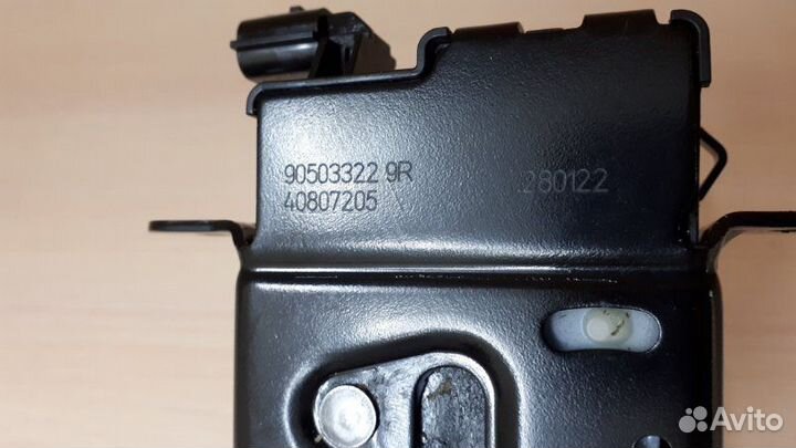 Замок багажника задний Renault Sandero 5S