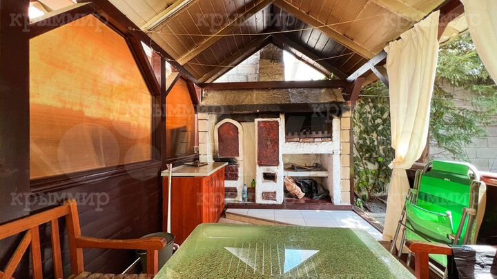 Дом 180 м² на участке 5 сот.