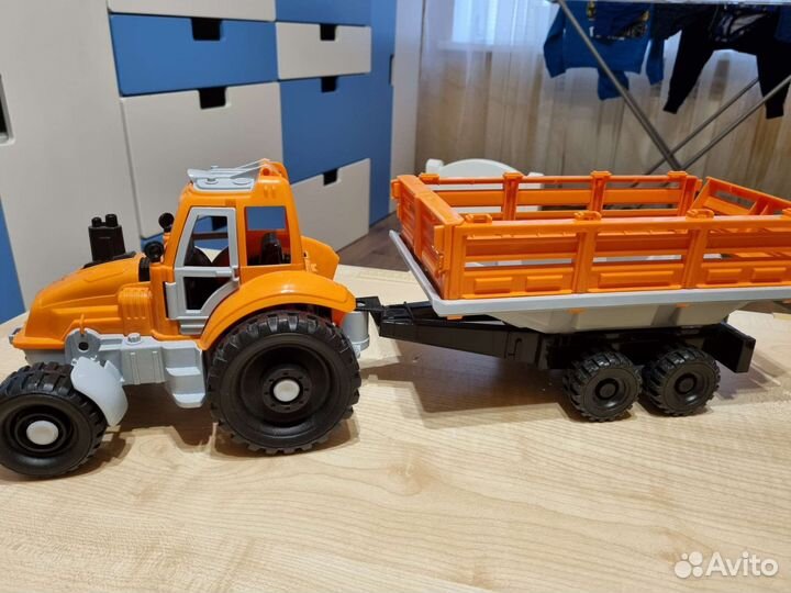 Машинки, тракторы и робот