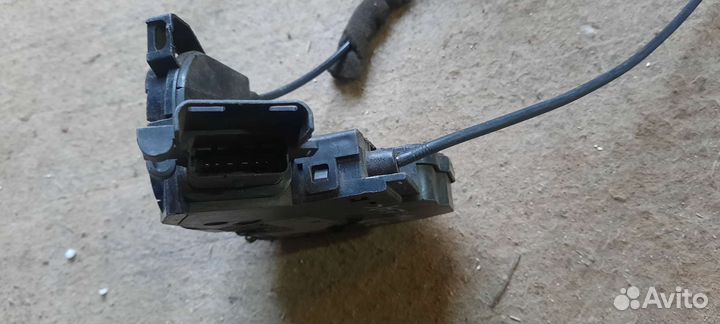 Замок двери задний правый fluence