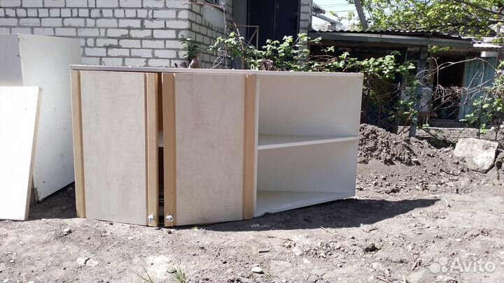 Кухонный стол