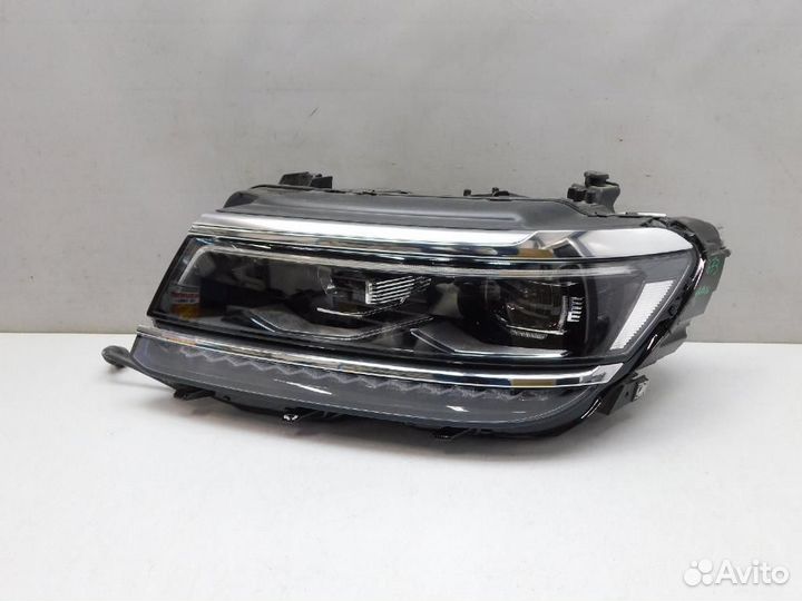 Фара левая Volkswagen Tiguan