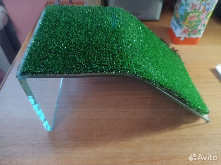 Аквариум и мостик