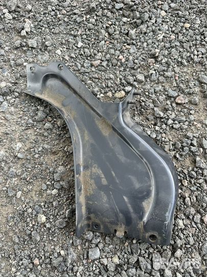 Кронштейн подножки левый Scania 6 2450234