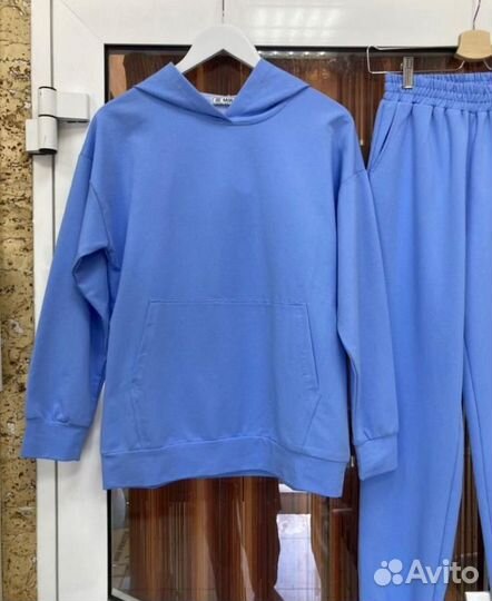 Спортивный костюм женский