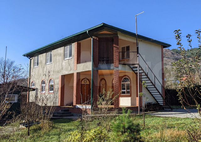 Дом 200 м² на участке 6 сот.