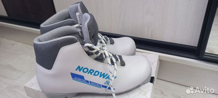 Лыжные ботинки