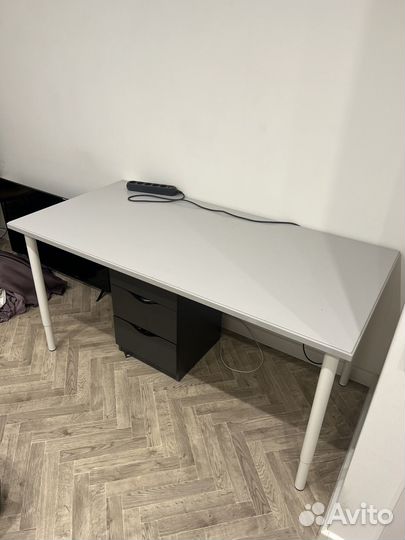 Письменный стол IKEA