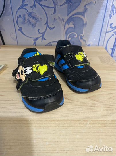 Кроссовки детские