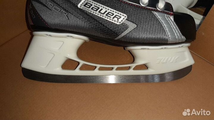 Хоккейные коньки bauer vapor x 30 (новые р. 36,5)