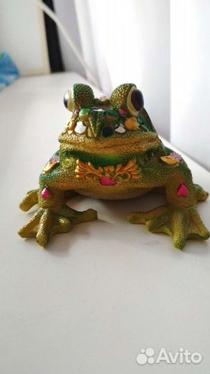 Статуэтка лягушка
