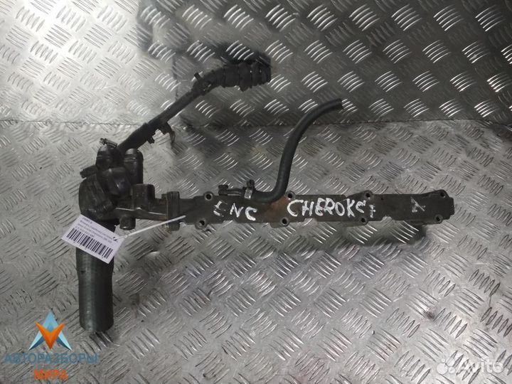 Фланец (тройник) системы охлаждения Jeep WJ