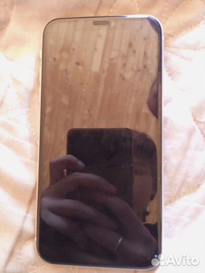 Телефон iPhone 11