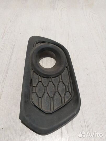 Оправа накладка птф туманки Renault sandero 2 Прав