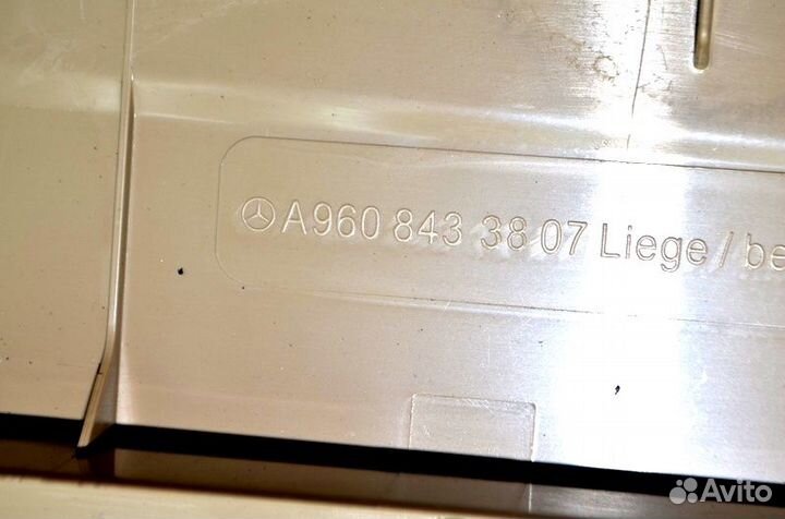 Салонная пластиковая крышка mercedes-benz Actros MP4 2546 (01.13)