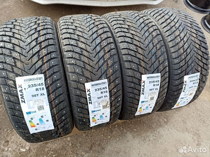 Zmax Winternova Stud II 235/45 R18