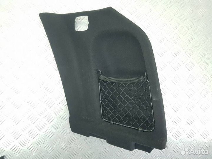 T95B135 Обшивка багажника Porsche Macan