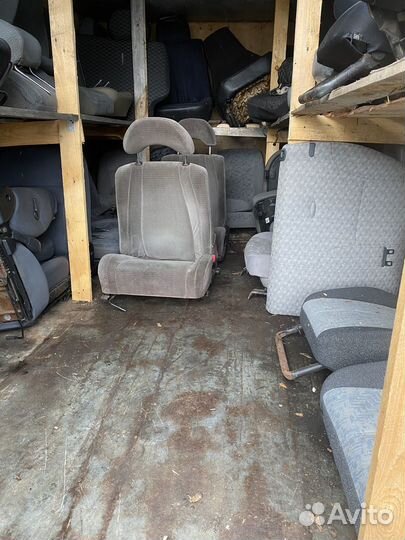 Передние сиденья с японских авто