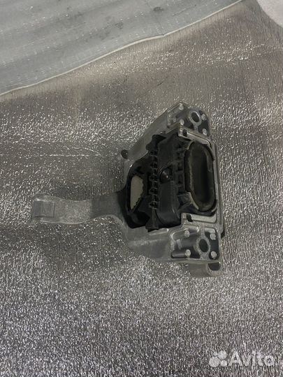 Skoda kodiaq подушка двиготеля