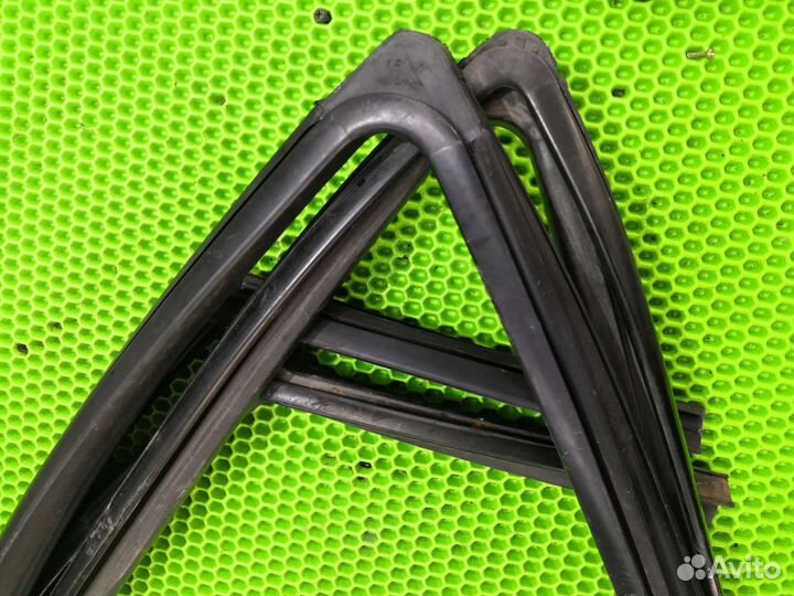 Уплотнитель стекла двери Шевролет Авео Т250