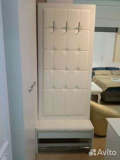 Вешалка и тумба