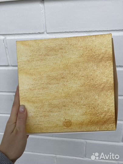 Подарочная коробка упаковка