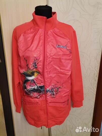 Женский спортивный костюм