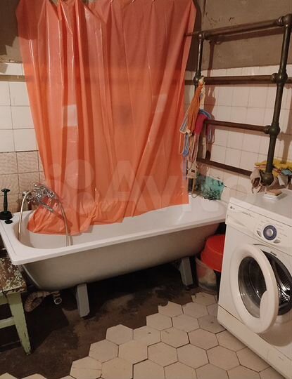 Комната 34 м² в 8-к., 5/7 эт.