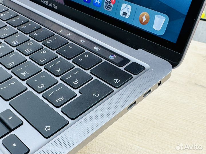 Топовый Apple MacBook Pro 13 2020 Corei5/ 16/ 512