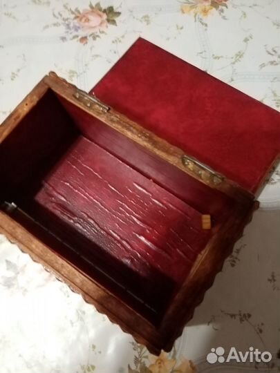 Деревянная шкатулка старинная