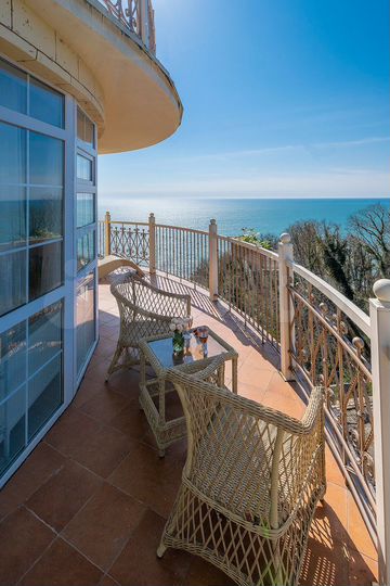 Дом 650 м² на участке 10 сот.