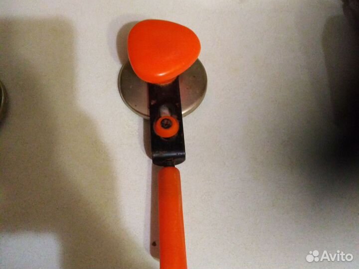 Машинка для закатки банок