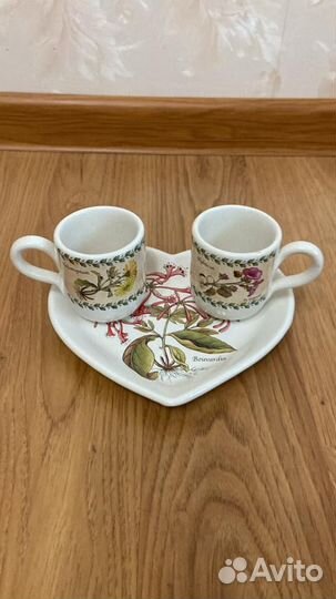Чашки с блюдцем