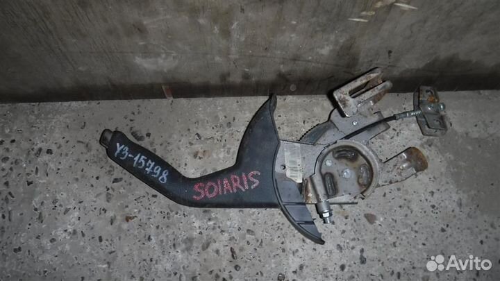 Рычаг стояночного тормоза Hyundai Solaris I 2010
