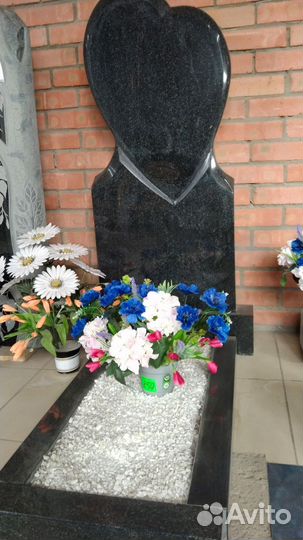 Цветы,вазы,памятники